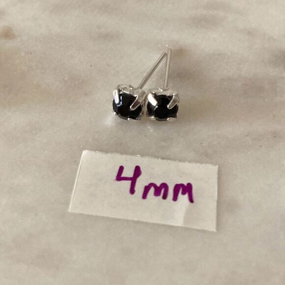 Stud Earrings cz black - Picture 1 of 4